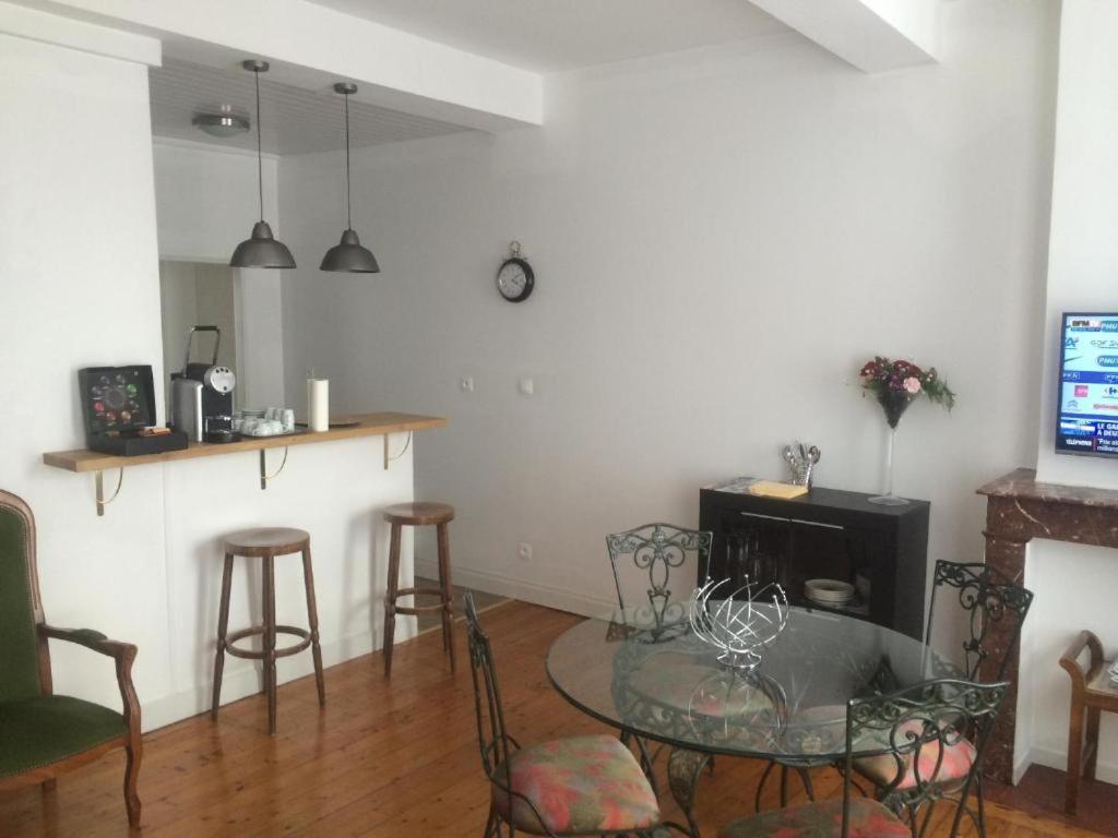 Appartements Du Beffroi Arras Bagian luar foto
